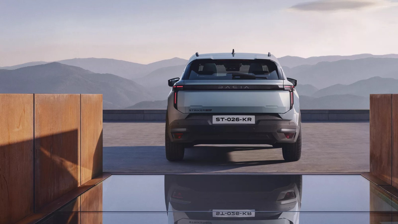 Dacia Striker arkadan görünüm