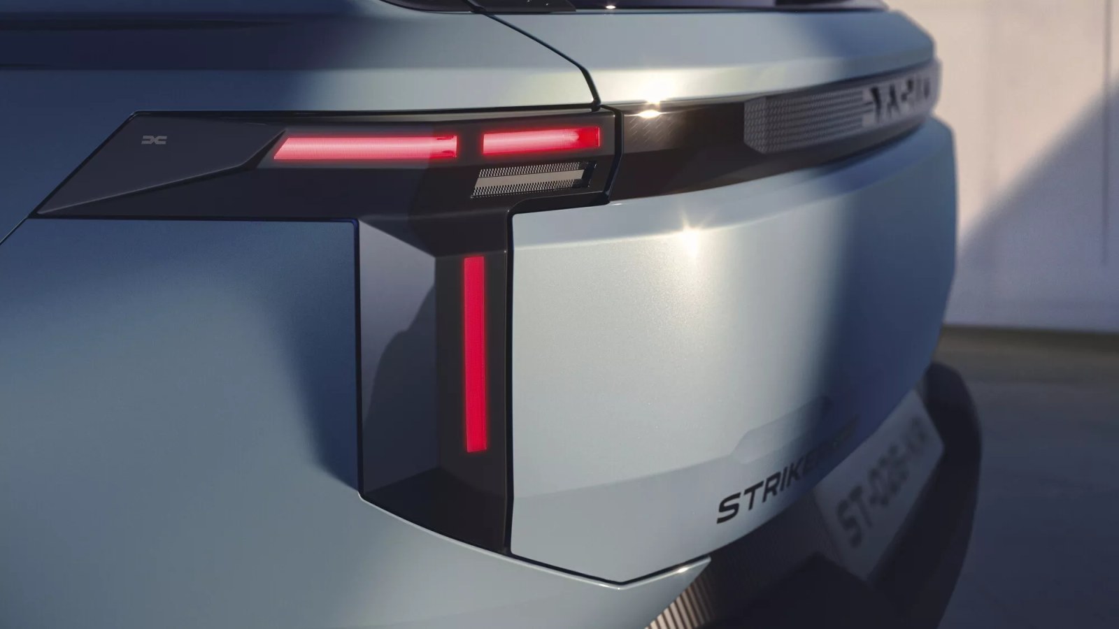 Dacia Striker arka lamba detayı