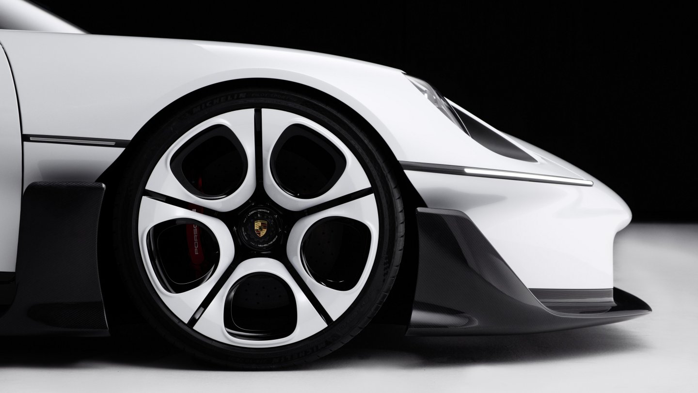 Porsche Mission S ön jant detayı