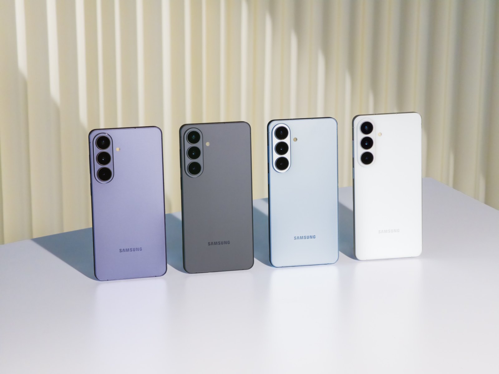 Galaxy S26 serisi: Kobalt Mor, Siyah, Gök Mavisi ve Beyaz