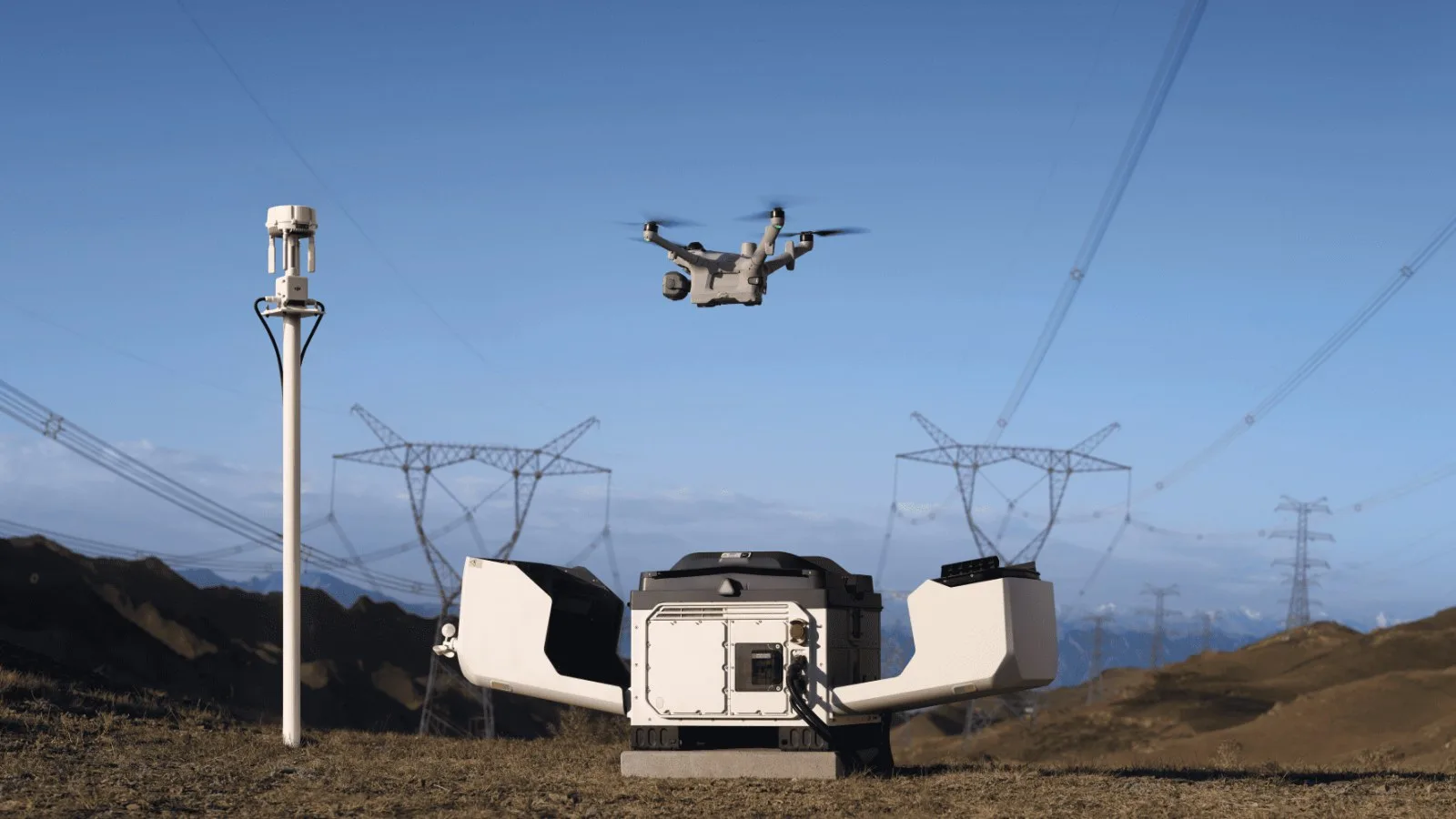DJI, 25 saniyede otomatik batarya değiştiren Dock 4 istasyonunu ve Matrice 5TD'yi tanıttı