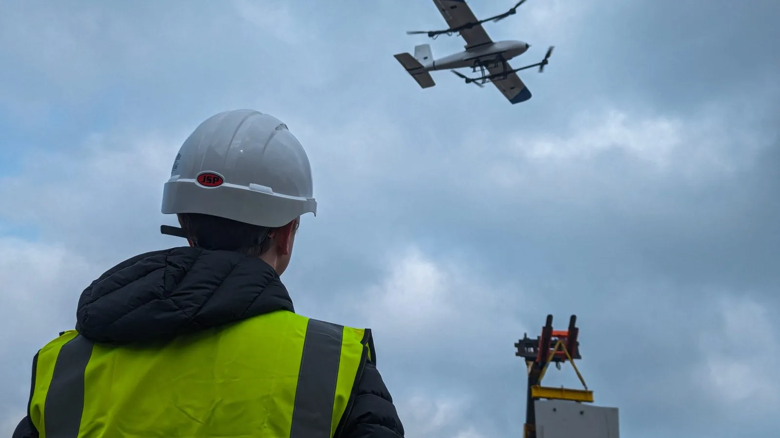 İskoç girişim Airspection, kıyıdan kalkan drone ile açık deniz rüzgar çiftliğine uçtu