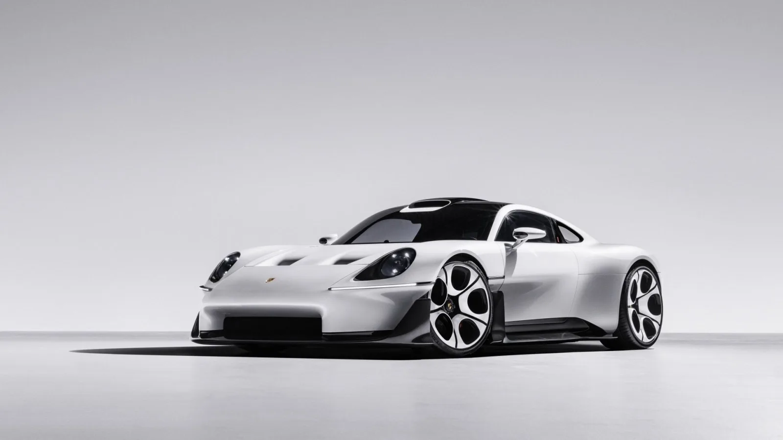Porsche Mission S tanıtıldı: 911'in üzerinde yeni bir orta motorlu süper otomobil ailesi
